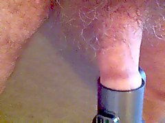 I tries a vacuum cleaner to make my dick bigger