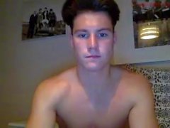 Webcam Muscle guy... Hate the hair but love the cum =)