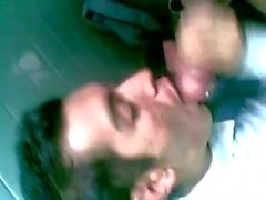 Mamado En El WC / Blowjob in Bathroom Eats Cum