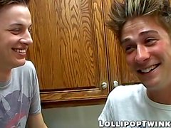 Lollipop loving twink spitroast fucked in threeway