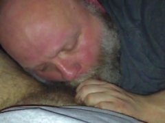 Big bear suckin my dick